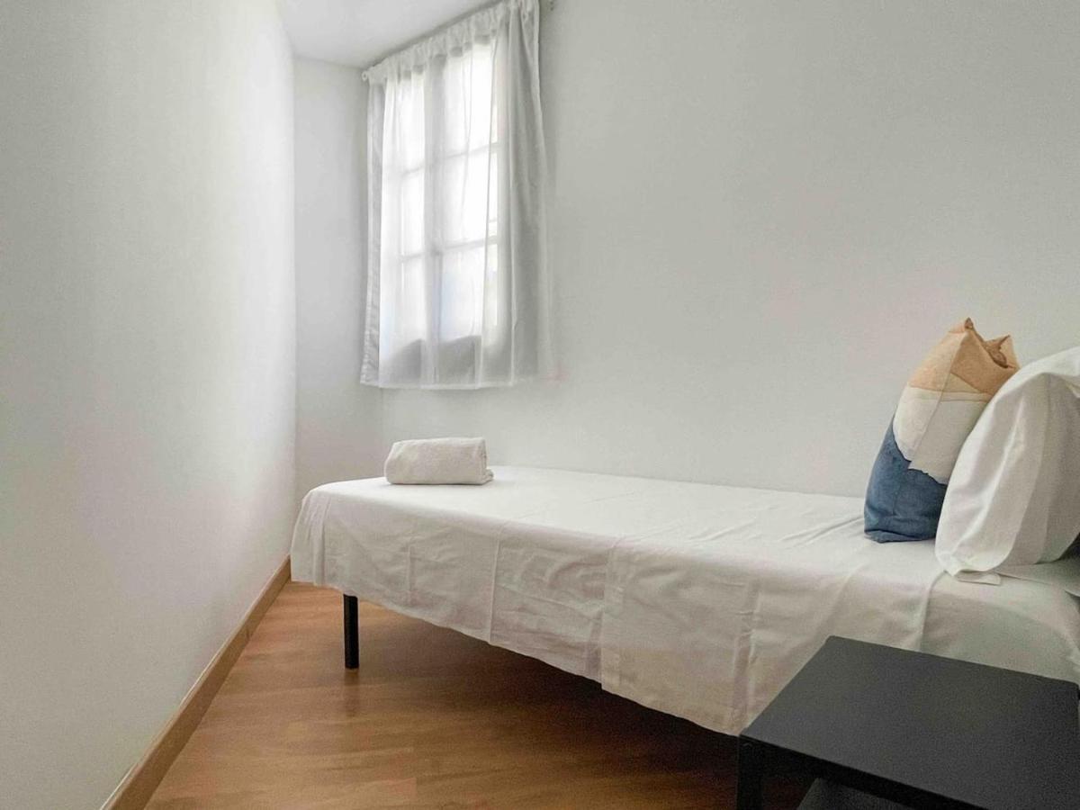 Hostourist Fira Plaza Espana 3 Appartamento